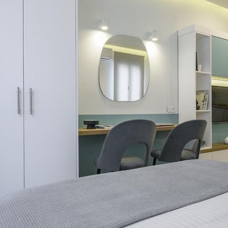 Τhe Half Root Suite In The Heart Of City Center Thessaloniki Exterior photo