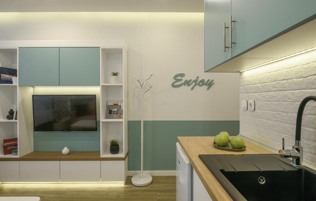 Τhe Half Root Suite In The Heart Of City Center Thessaloniki Exterior photo