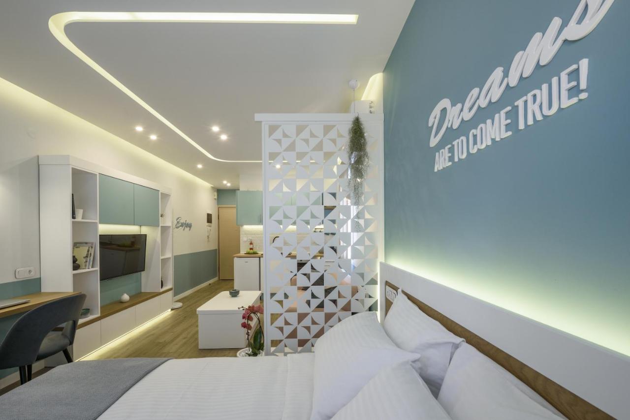 Τhe Half Root Suite In The Heart Of City Center Thessaloniki Exterior photo