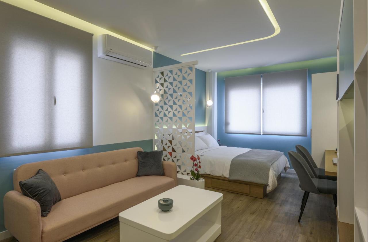 Τhe Half Root Suite In The Heart Of City Center Thessaloniki Exterior photo