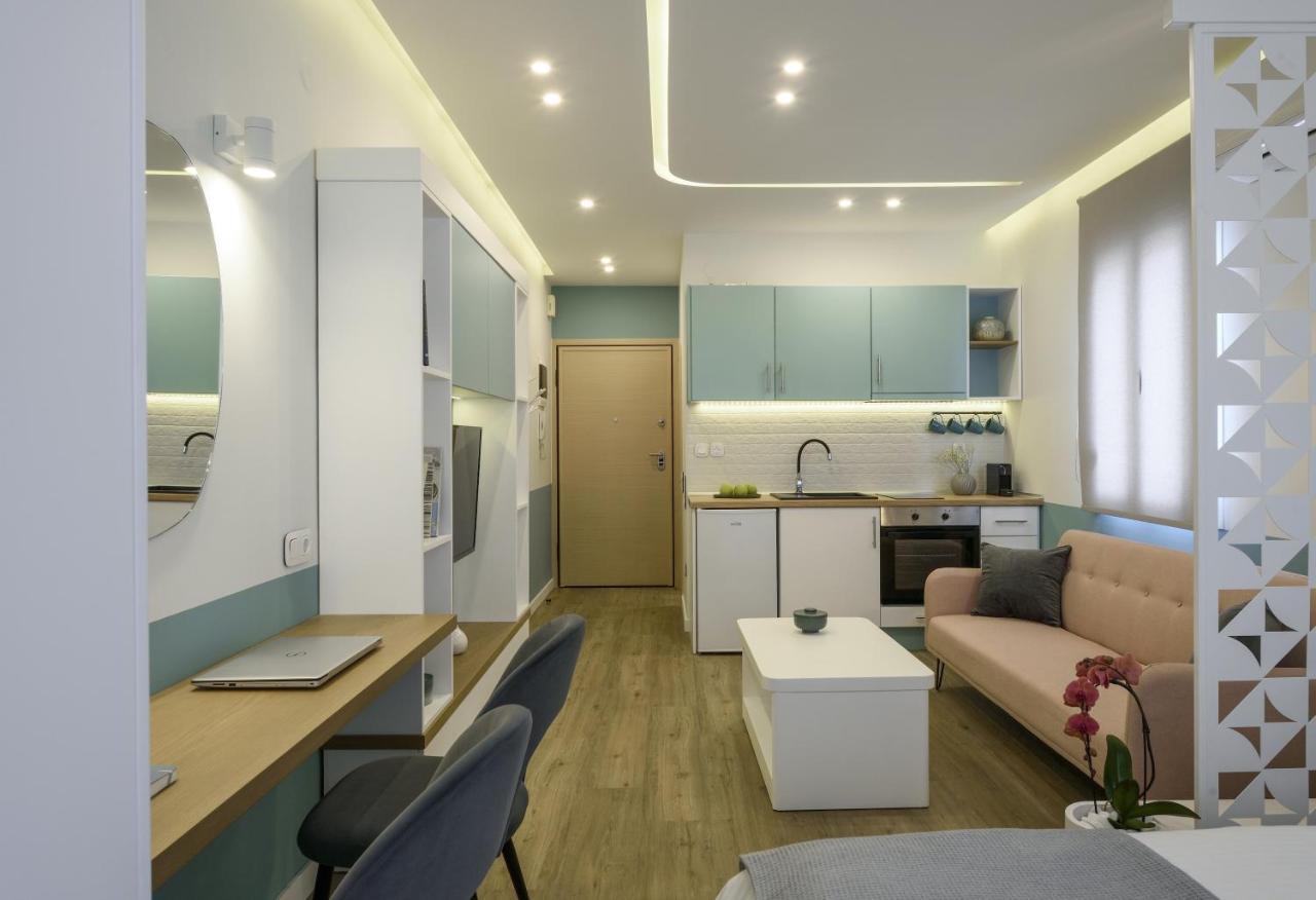 Τhe Half Root Suite In The Heart Of City Center Thessaloniki Exterior photo