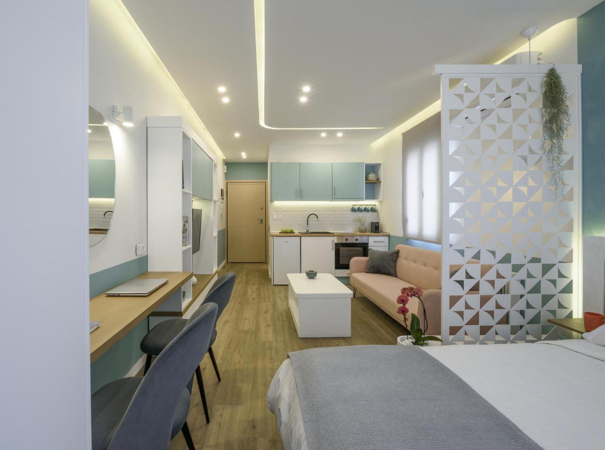 Τhe Half Root Suite In The Heart Of City Center Thessaloniki Exterior photo